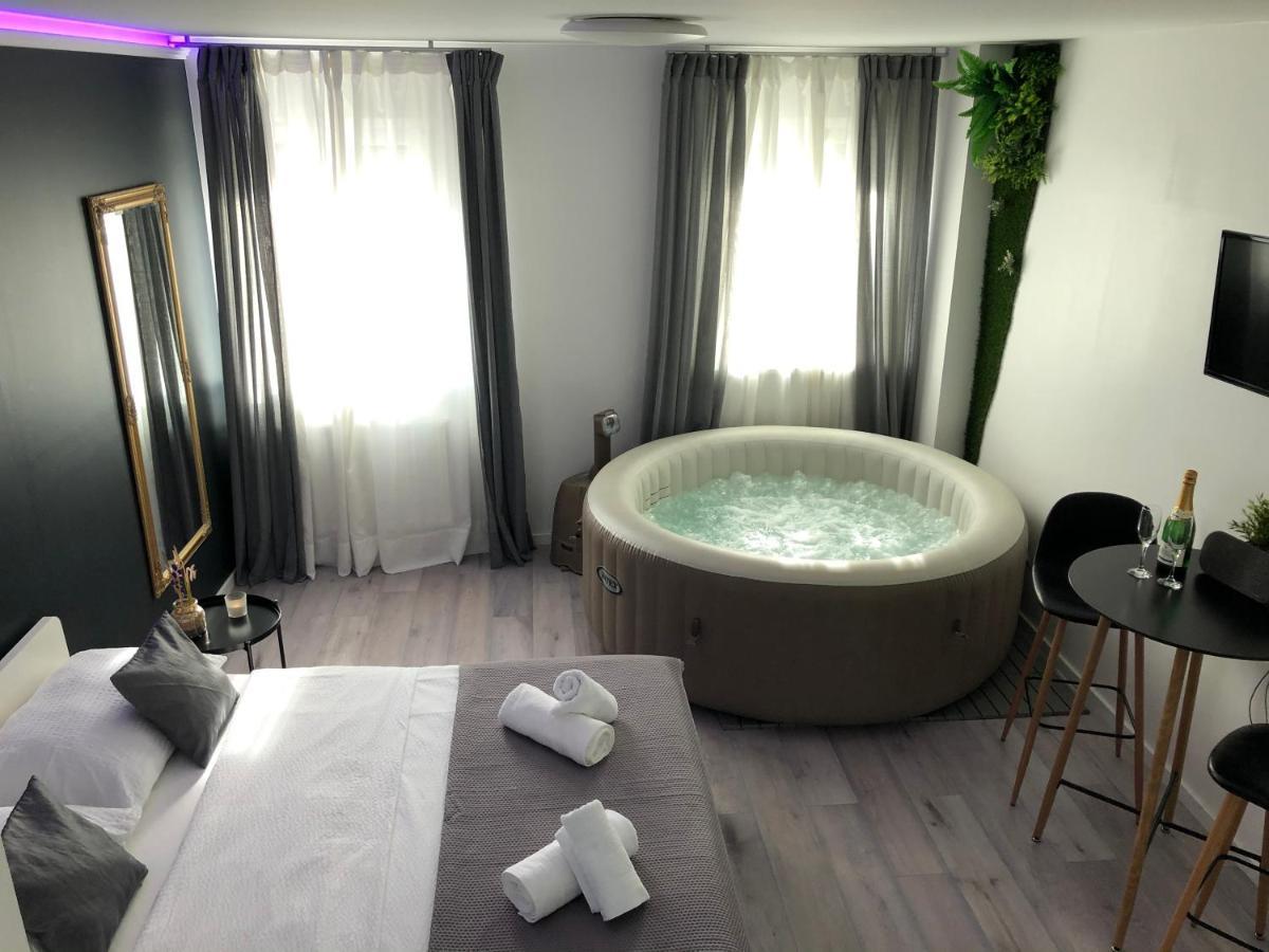 Jacuzzi