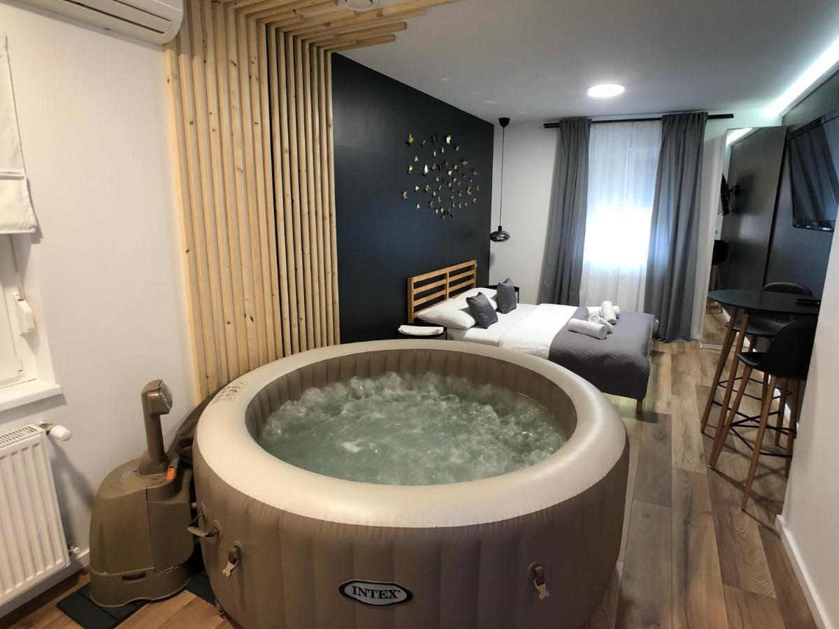 Jacuzzi